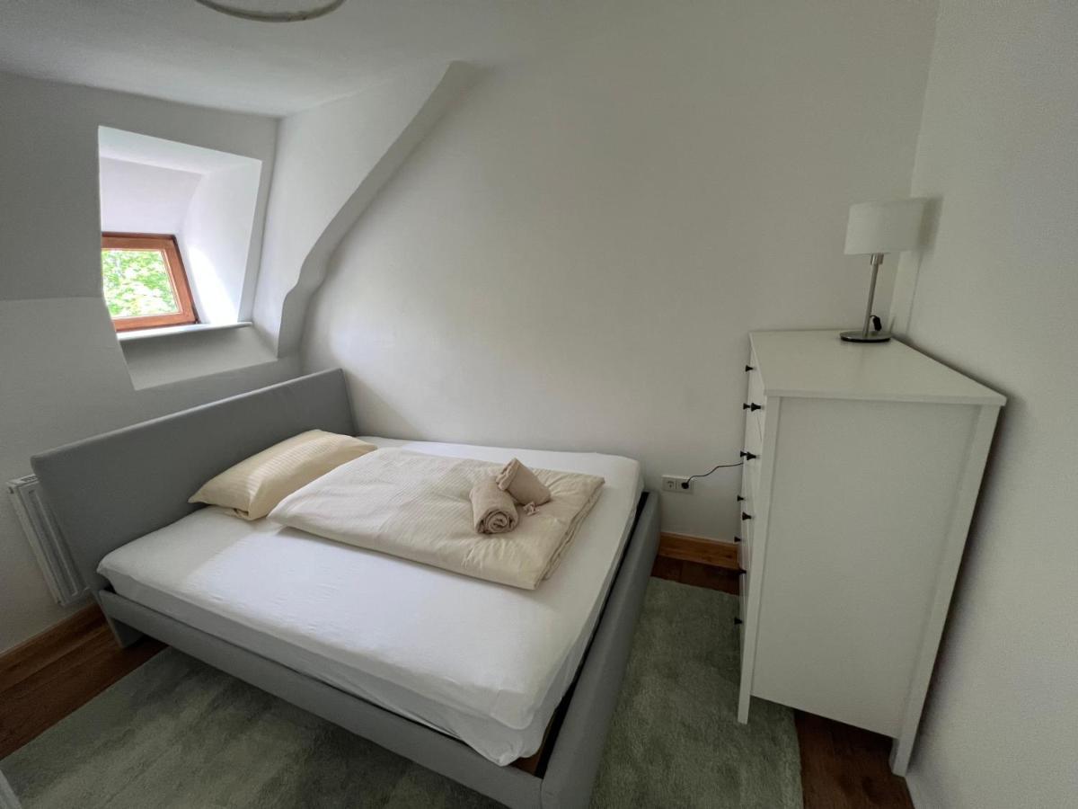 Ferienwohnung Liboria I Als Gruppe Im Denkmal Augsburgs Exterior foto