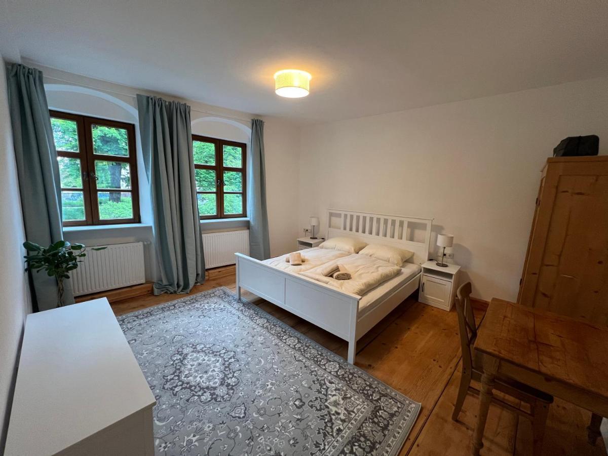 Ferienwohnung Liboria I Als Gruppe Im Denkmal Augsburgs Exterior foto